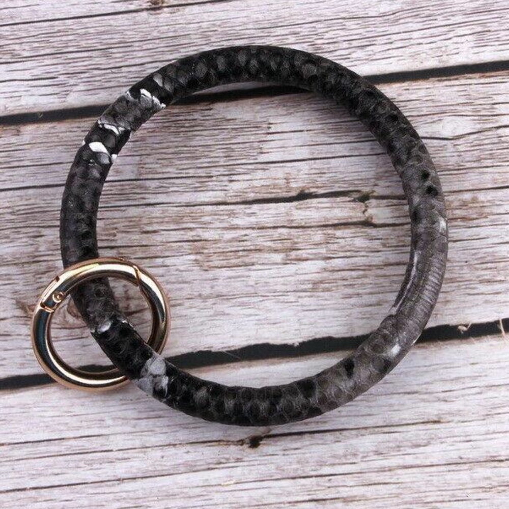 2/$20—SNAKE SKIN KEY RING BRACELET IN—BLACK/GREY!!